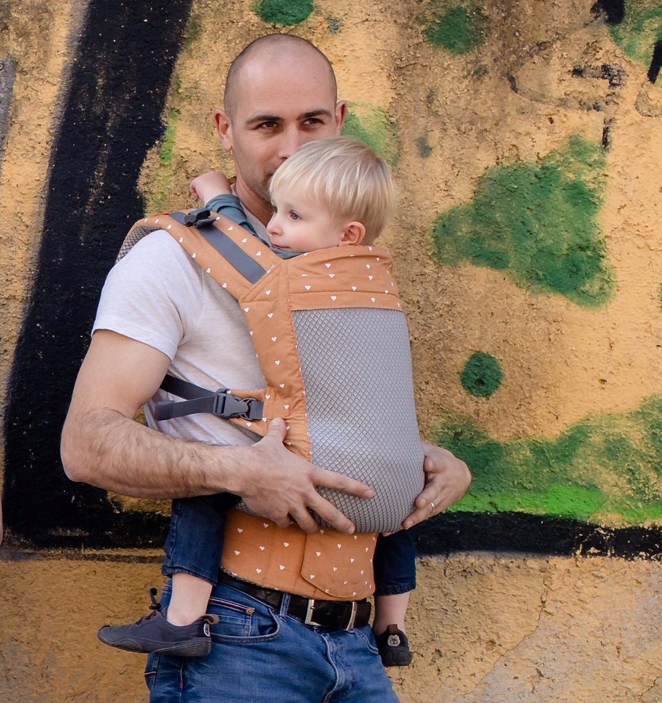 Bring on the adventures with the Beco Toddler Carrier! Built for maximum comfort and convenience for your little one (aged 18+ months), it offers a tall supportive back, ergonomic seat, and moisture-wicking microfiber fabric + vented 3D mesh panels for superior breathability.